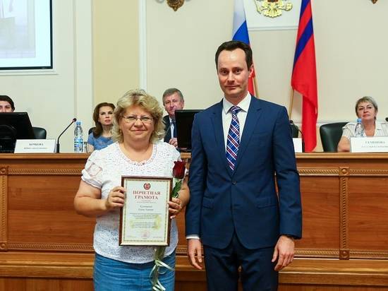 76 медработников награждены в Волгограде знаками «Отличник здравоохранения»