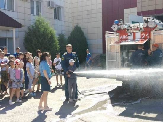Сотрудники МЧС напомнили детям о пожарной безопасности