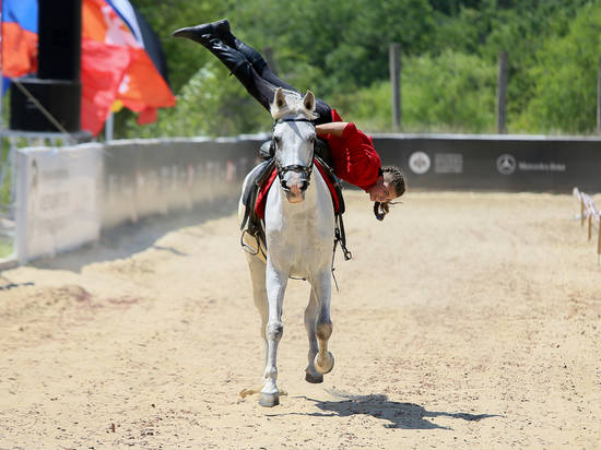 В Волгограде прошел Открытый кубок Волгоградской области по конному спорту "Сталинградские дороги славы 2019"