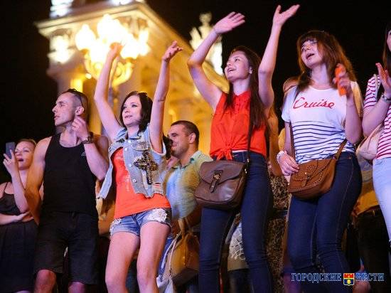 В районах Волгограда начинают праздновать День молодежи