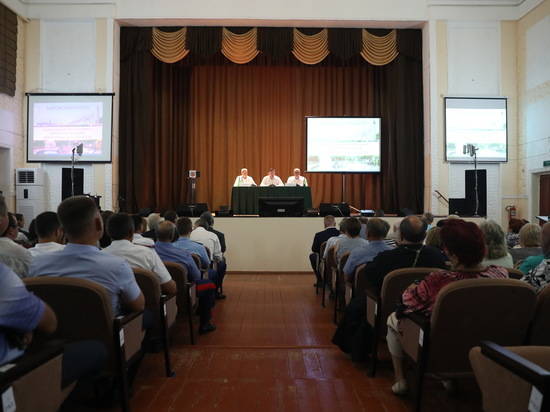 Открытый диалог: Андрей Бочаров встретился с жителями Быковского района