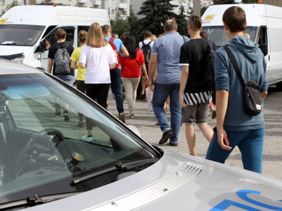 Волгоградских школьников собирались везти в лагерь на неисправных автобусах