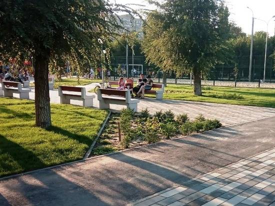 В парке за ЦКиД «Авангард» в Кировском районе завершают работы по благоустройству