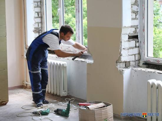 В Волгограде заменят почти 2700 окон в 238 учебных заведениях