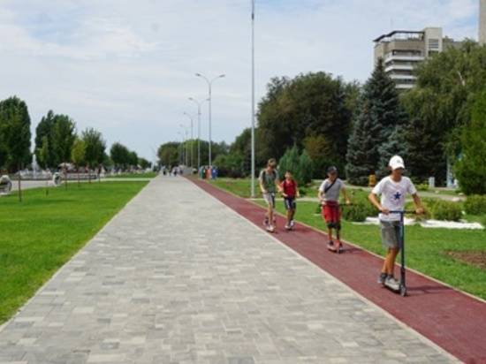 В Волжском в парке открыли 800-метровую велодорожку