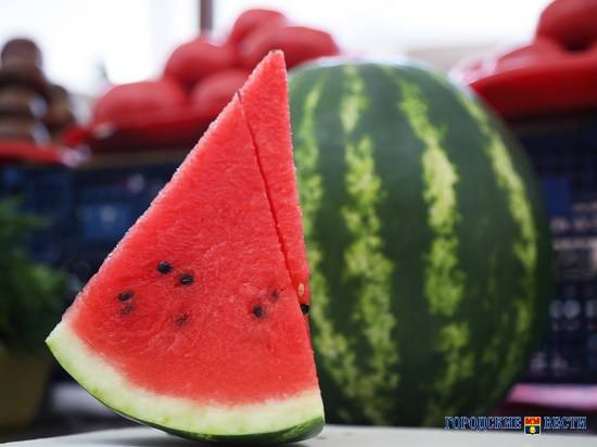 В Волгограде открыли первые точки для продажи бахчевых