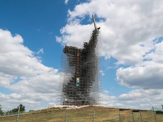 Вячеслав Володин и Андрей Бочаров оценили реставрацию скульптуры «Родина-мать зовет!»