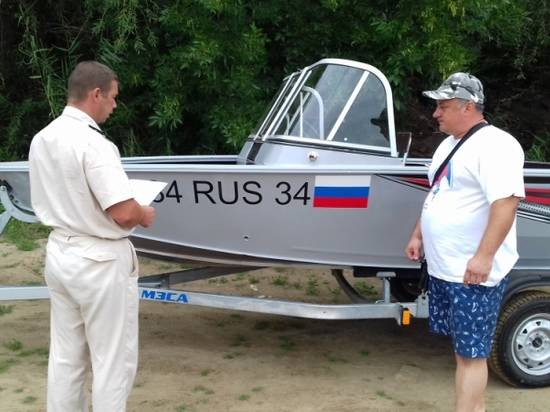 Сотрудники ГИМС патрулируют акватории Волгоградской области