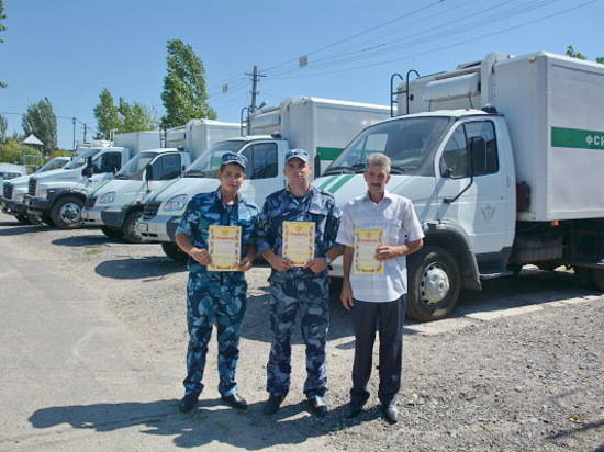 В Волгограде сотрудников транспортной службы УФСИН поздравили с профессиональным праздником