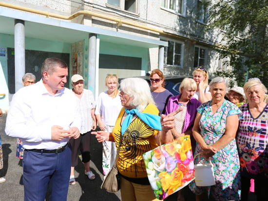 Андрей Бочаров обсудил с жителями Красноармейского района благоустройство дворов