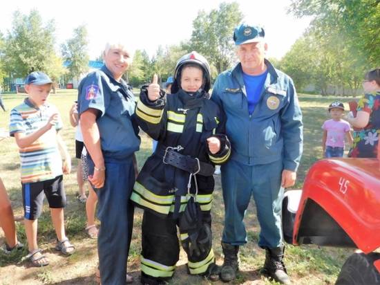 В Волгоградской области в ходе тактических занятий огнеборцы отработали действия на случай пожара