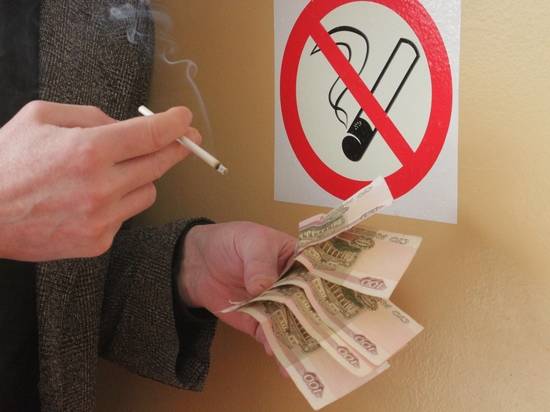 Минздрав хочет штрафовать курящих на работе