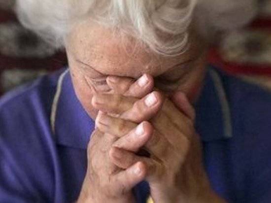 Под Волгоградом 67-летняя пенсионерка сняла с чужой карты 100 тысяч рублей