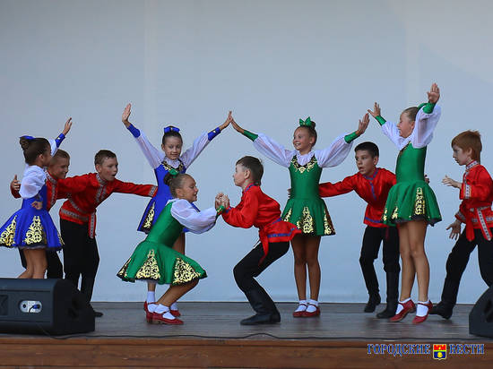 Волгоградцы станцевали «Ярко» для фестиваля энергосбережения
