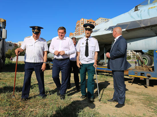 Новая дорога и парк: Андрей Бочаров поставил задачи по развитию Дзержинского района