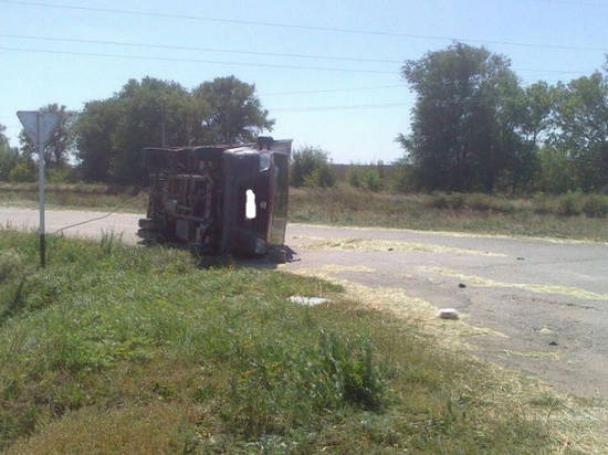 Машина опрокинулась в Красноармейском районе: девять человек в больнице