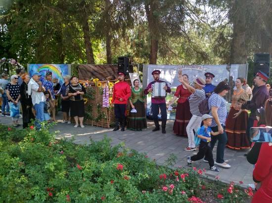 Волгоградцы вспомнили казачьи песни и пустились в пляс