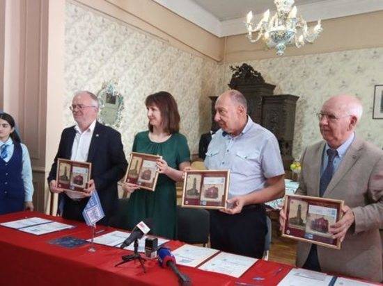 В Волгограде прошло торжественное спецгашение юбилейных открыток