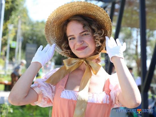 В сквере Пушкина в День города заработал литературный перекресток