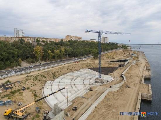 На набережной Волгограда возводят амфитеатр