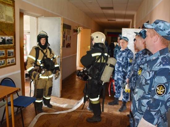 Волгоградские сотрудники УФСИН и МЧС провели совместные учения по ликвидации условного пожара