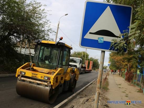 В Волгограде возобновили ремонт автодороги на улице Полухина