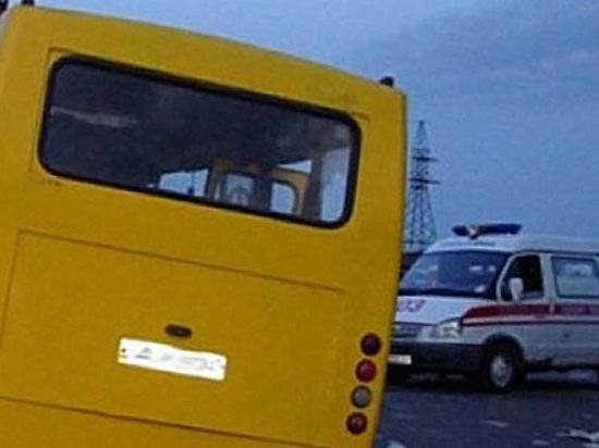 Под Волгоградом лихач протаранил маршрутку: две пассажирки в больнице