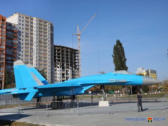 В Волгоградском парке завершается обновление истребителя СУ-27