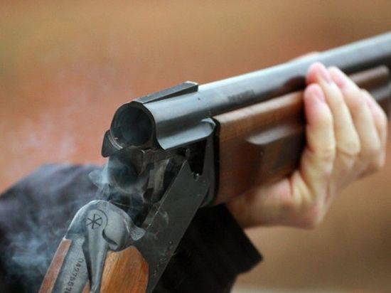 В Волгоградской области пьяные селяне ради забавы стреляли по окнам из ружья