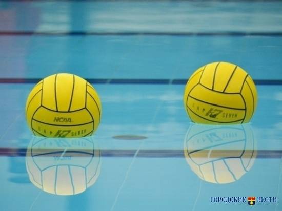 Юные волгоградские ватерполистки стартовали в чемпионате страны