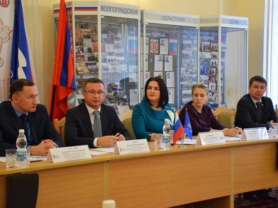 В Волгограде единороссы провели расширенное заседание о запрете придомовых рюмочных