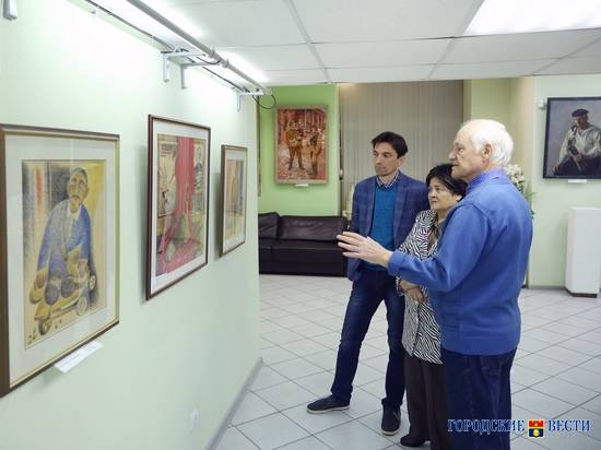 В Волгограде открылась выставка картин проекта «Война на холсте как память поколений»