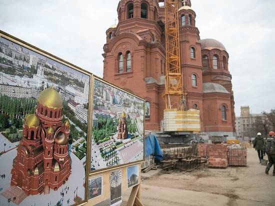 Андрей Бочаров оценил ход возведения храма Александра Невского