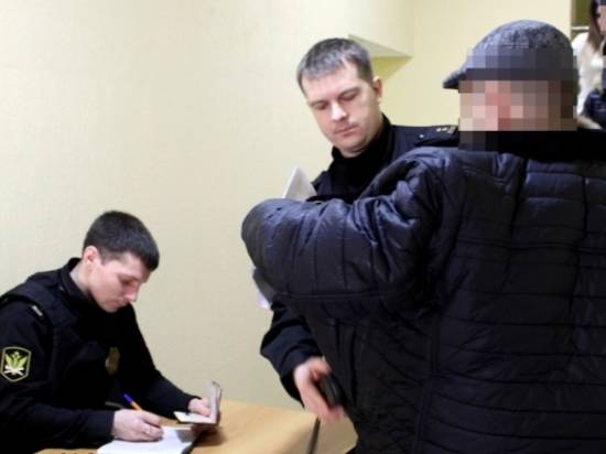 Под Волгоградом приставы арестовали иномарку злостного алиментщика