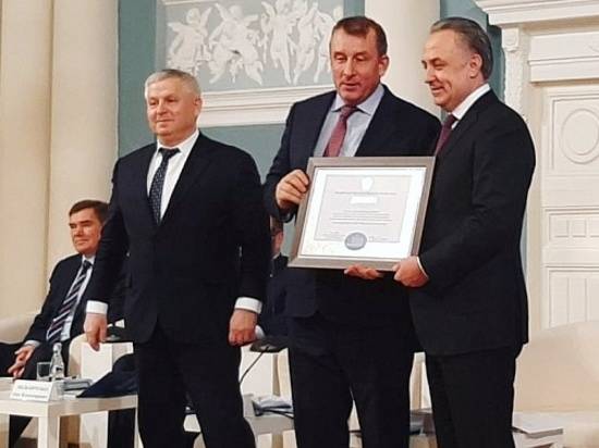 Мутко наградил представителей Волгоградской области за благоустройство улиц
