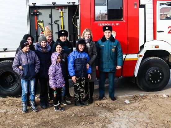 В Волгограде сотрудники МЧС напомнили многодетным семьям правила пожарной безопасности