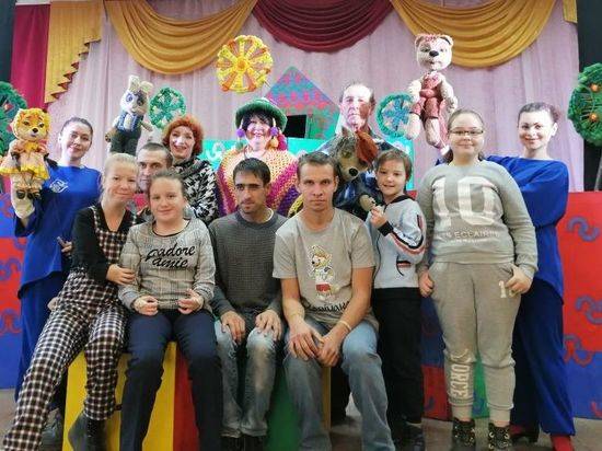 Волгоградский театр кукол показывает благотворительные спектакли в районах области