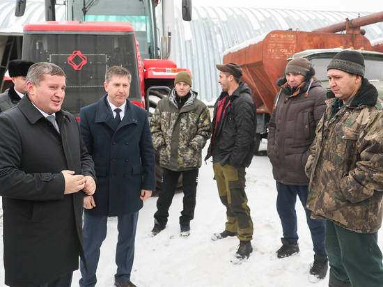 Андрей Бочаров осмотрел производственную площадку сельхозпредприятия Киквидзенского района