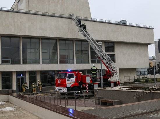Пожарные-спасатели Волгограда отработали свои навыки на социально-значимом объекте