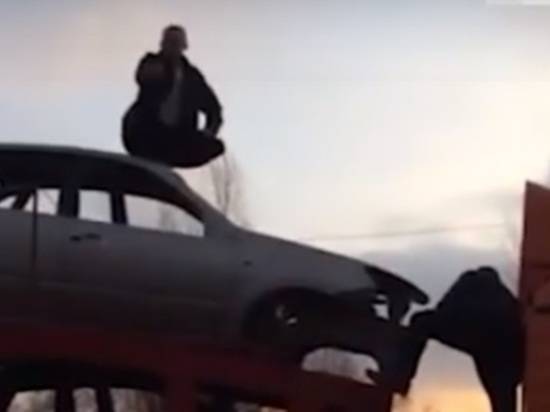 Альпинисту-наркоману, устроившему забег по крышам машин в Волгограде, грозит уголовное дело