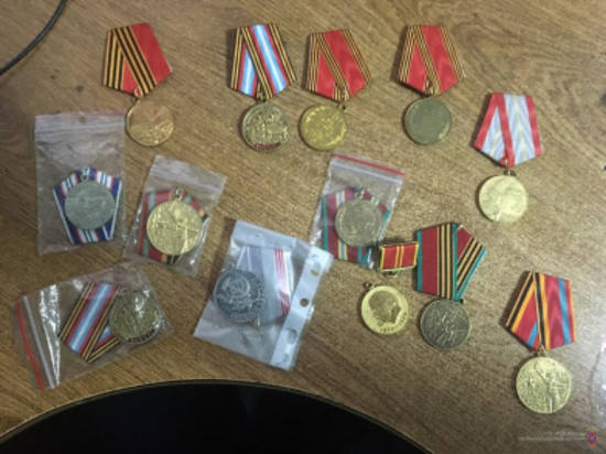 Под Волгоградом задержали коллекционера за незаконное приобретение советских медалей