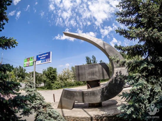 В Волгограде отреставрируют «Серп и молот»