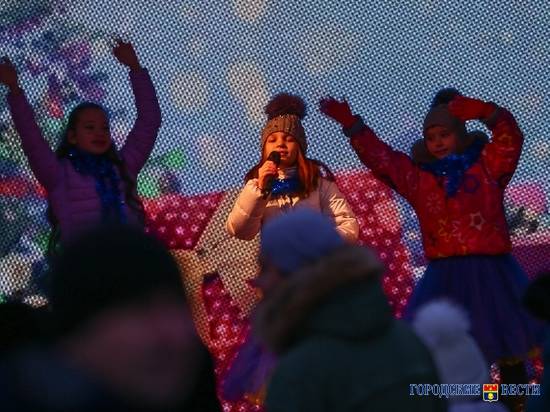 Споем: у главной городской елки в  караоке-конкурсе определят «Голос Волгограда»