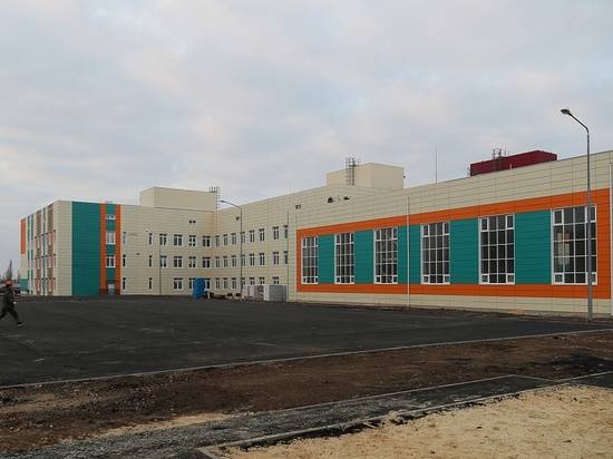 В поселке Степной  завершается строительство россошинской школы