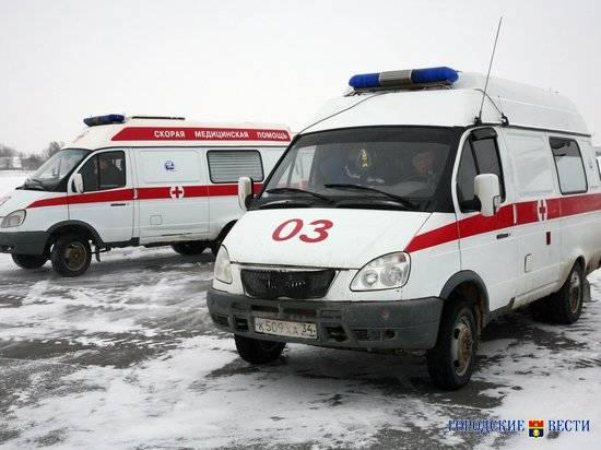 В Волгоградской области в ДТП с опрокинувшимся «ВАЗом» пострадали трое взрослых и ребенок