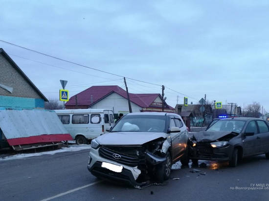 Под Волгоградом пенсионерка пострадала при столкновении «Гранты» и иномарки