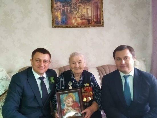 В Волгоградской области поздравили участницу Сталинградской битвы Марию Быкову
