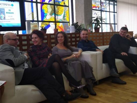 В библиотеке для молодёжи состоялась встреча с актерами Волгоградского молодёжного театра