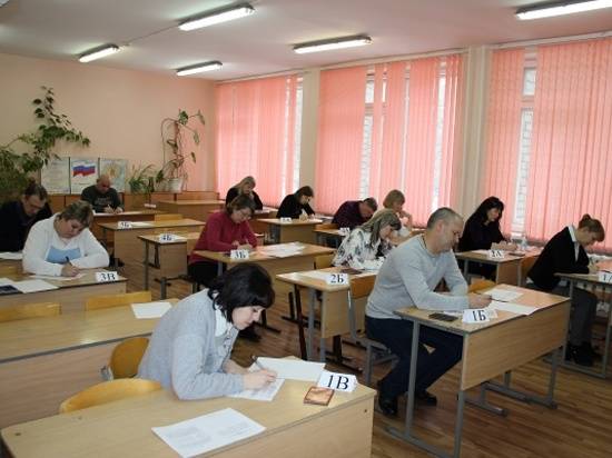 В Волгоградской области ЕГЭ сдали больше тысячи родителей
