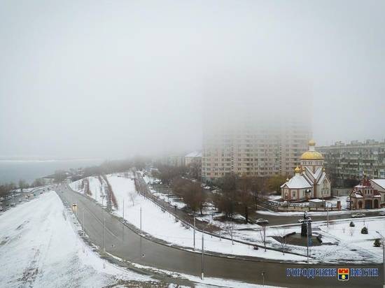 В Волгограде тает снег